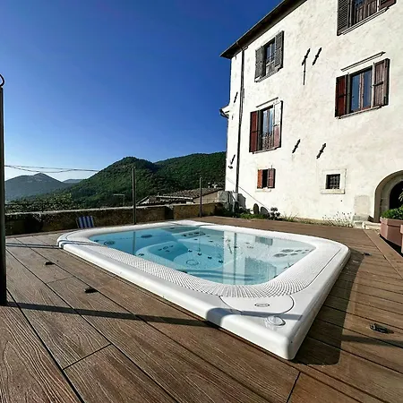 Historic With Views Of Abruzzo Valley Holiday home